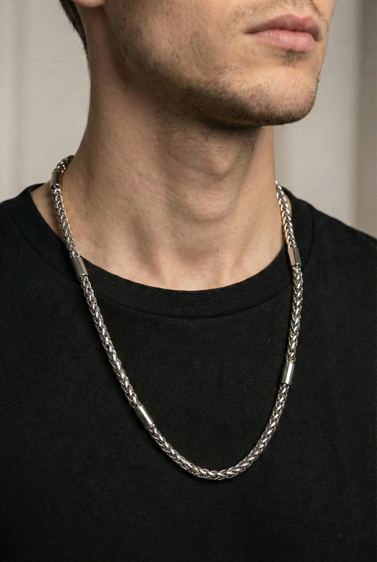 Collier chaîne homme Byzantine argenté avec détails tubes cylindriq en acier inoxydable 60cm