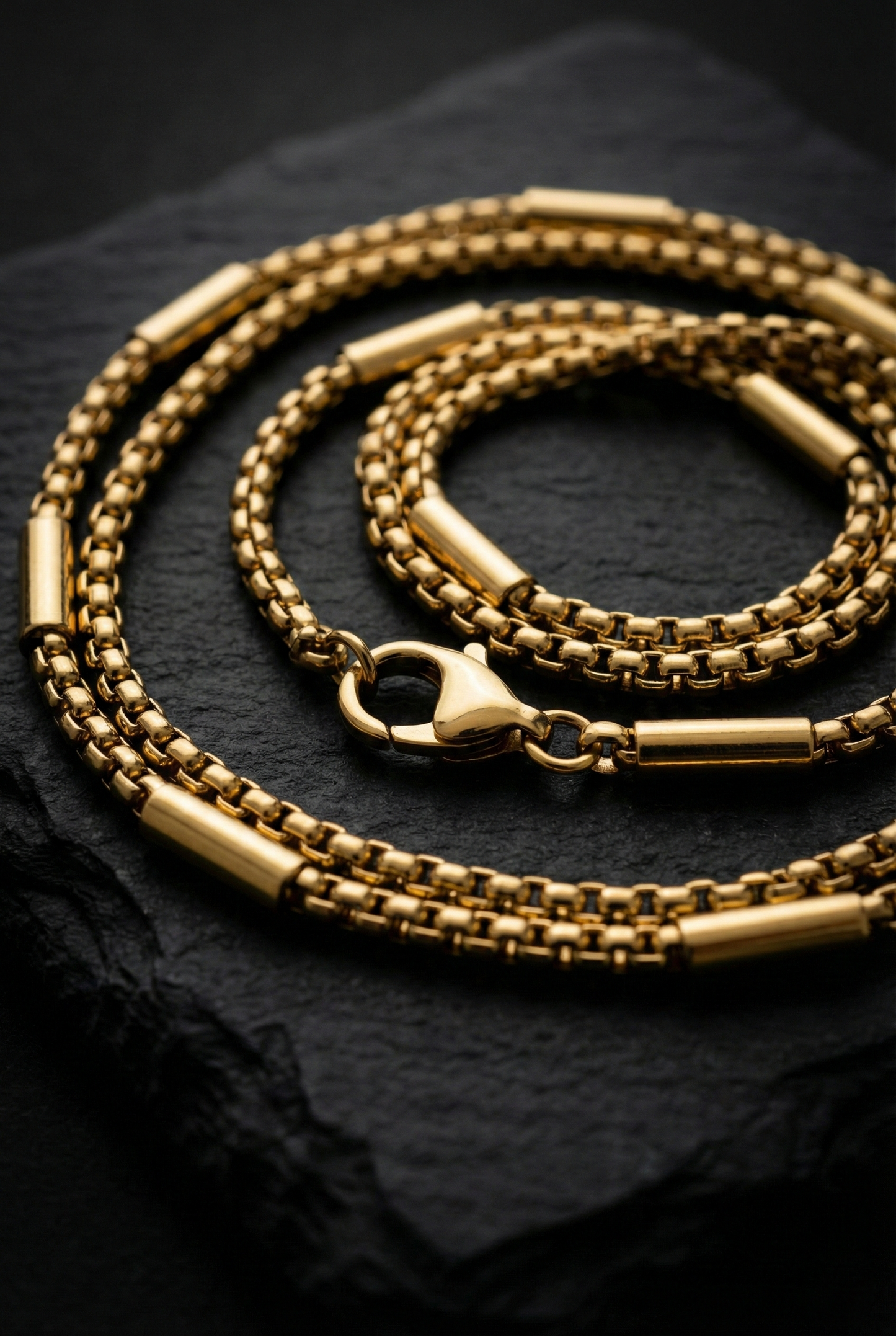 Collier chaîne dorée homme maille vénitienne ronde et détails tubes cylindriq